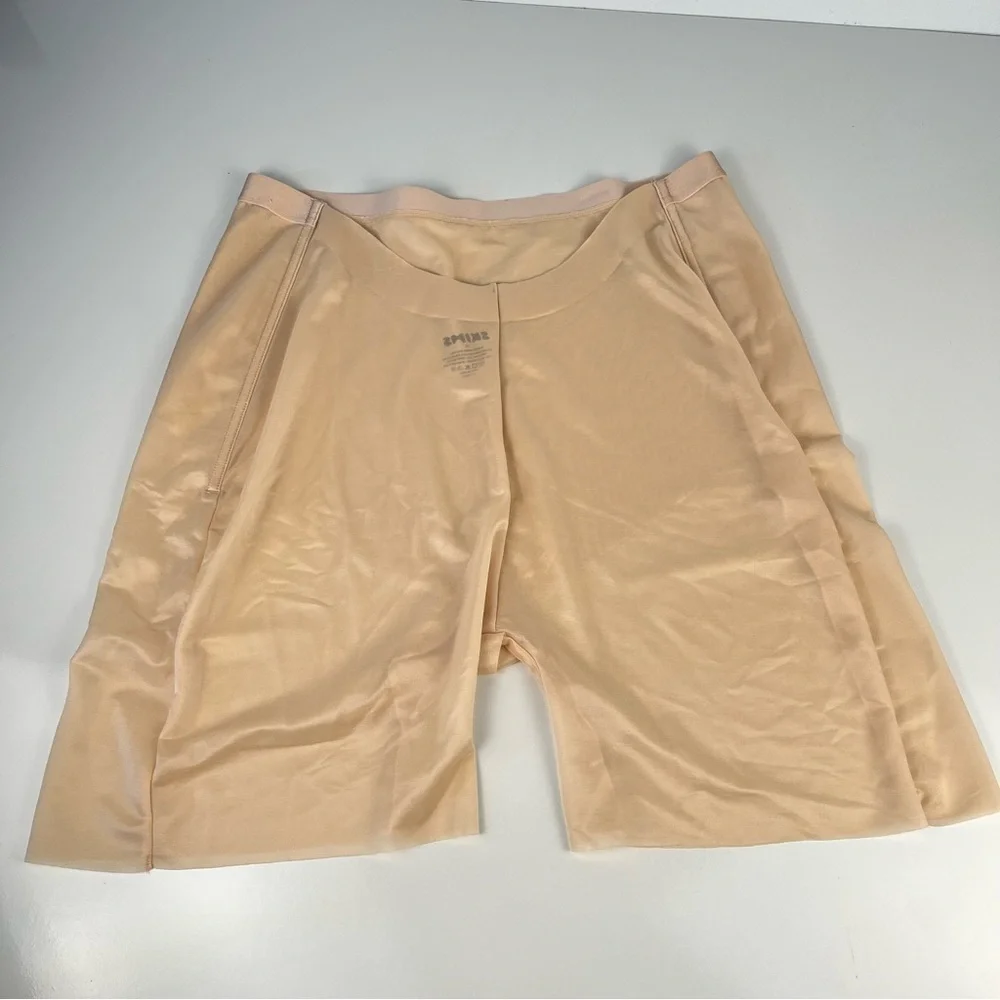 Skims Sheer Sculpt Barely There Low Back Shorts in sand nude sz 3X